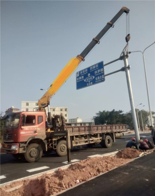 通榆县设备吊装租赁吊车要用多大吊车