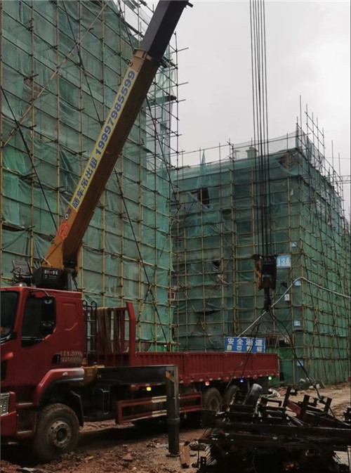 通榆县“慢工细活”—— 吊车的 “微动控制” 技术